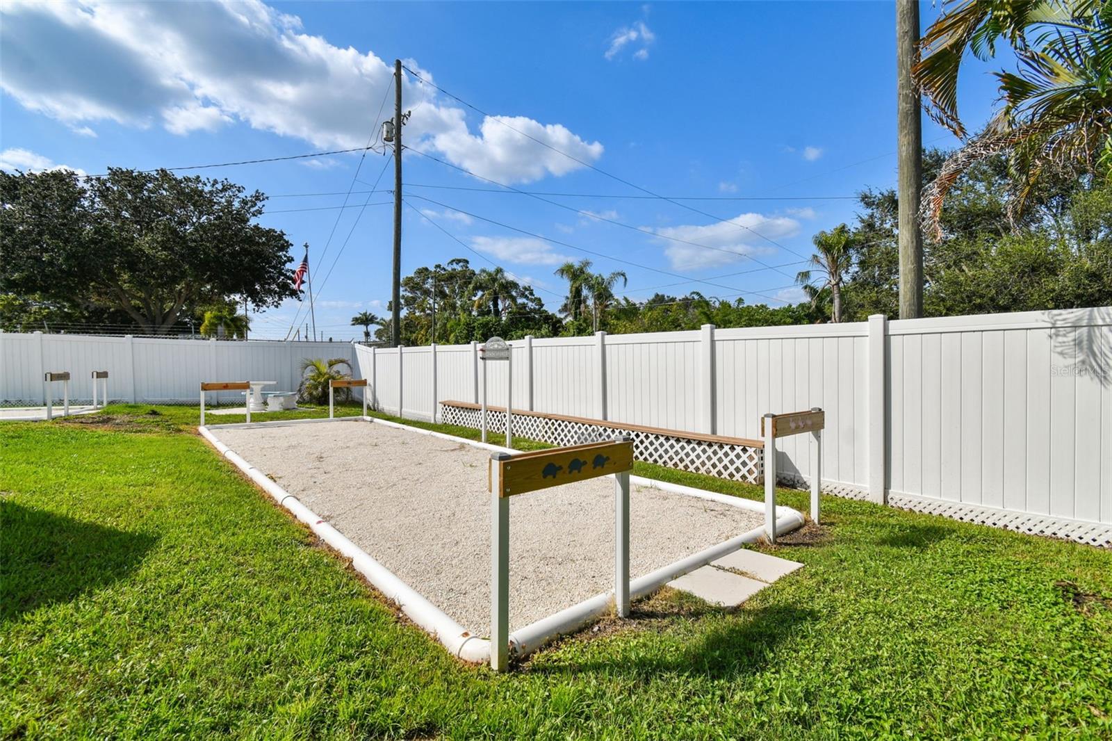 FLOWERWOOD CLUB MOBILE HOME PARK UNREC - Land