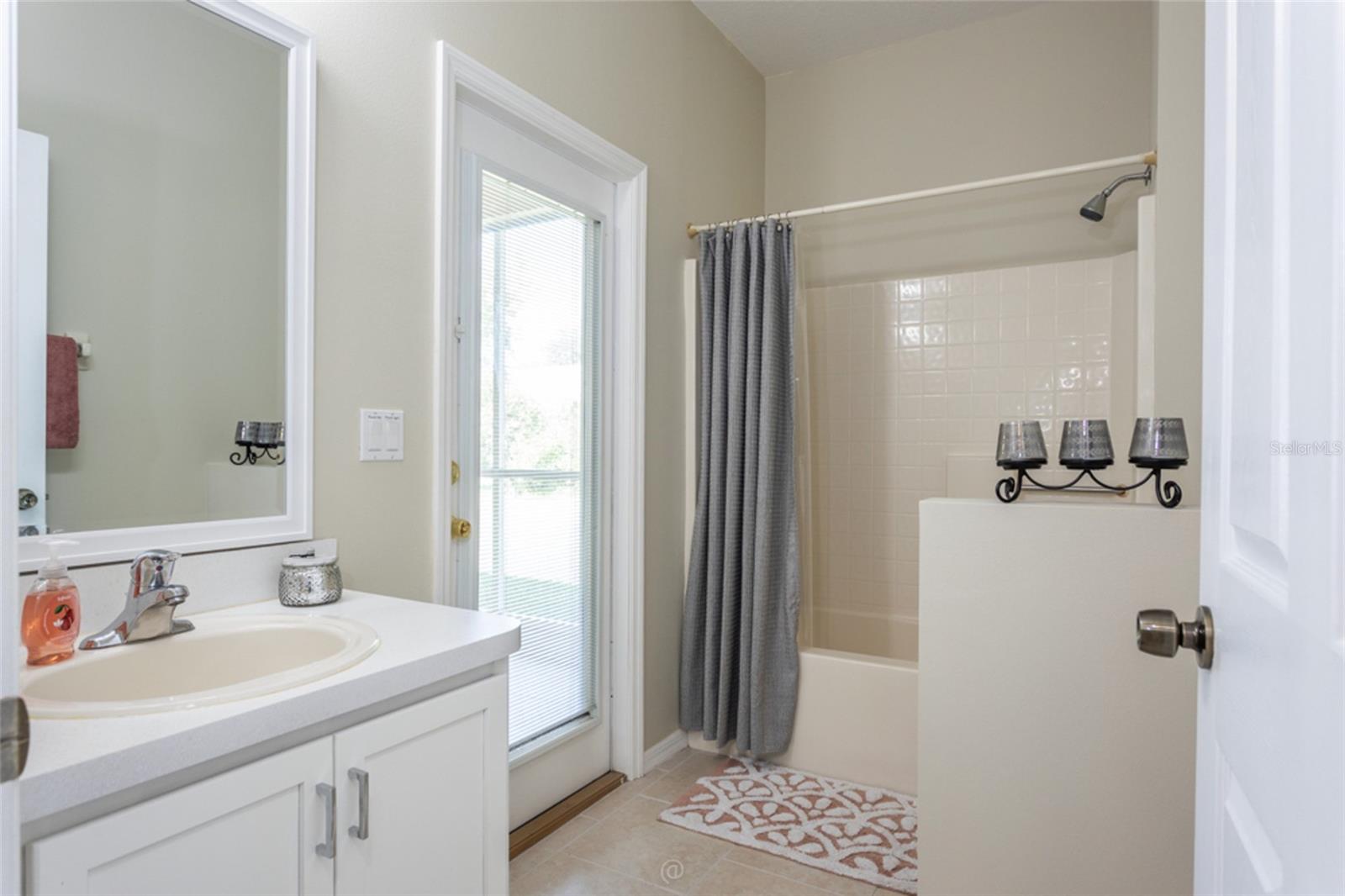 PINE LAKES - Residential