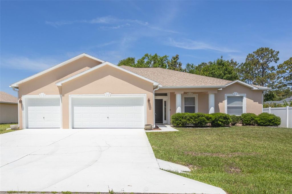Photo of 4 White Hurst Lane, Palm Coast, FL 32164 (MLS # FC318203)