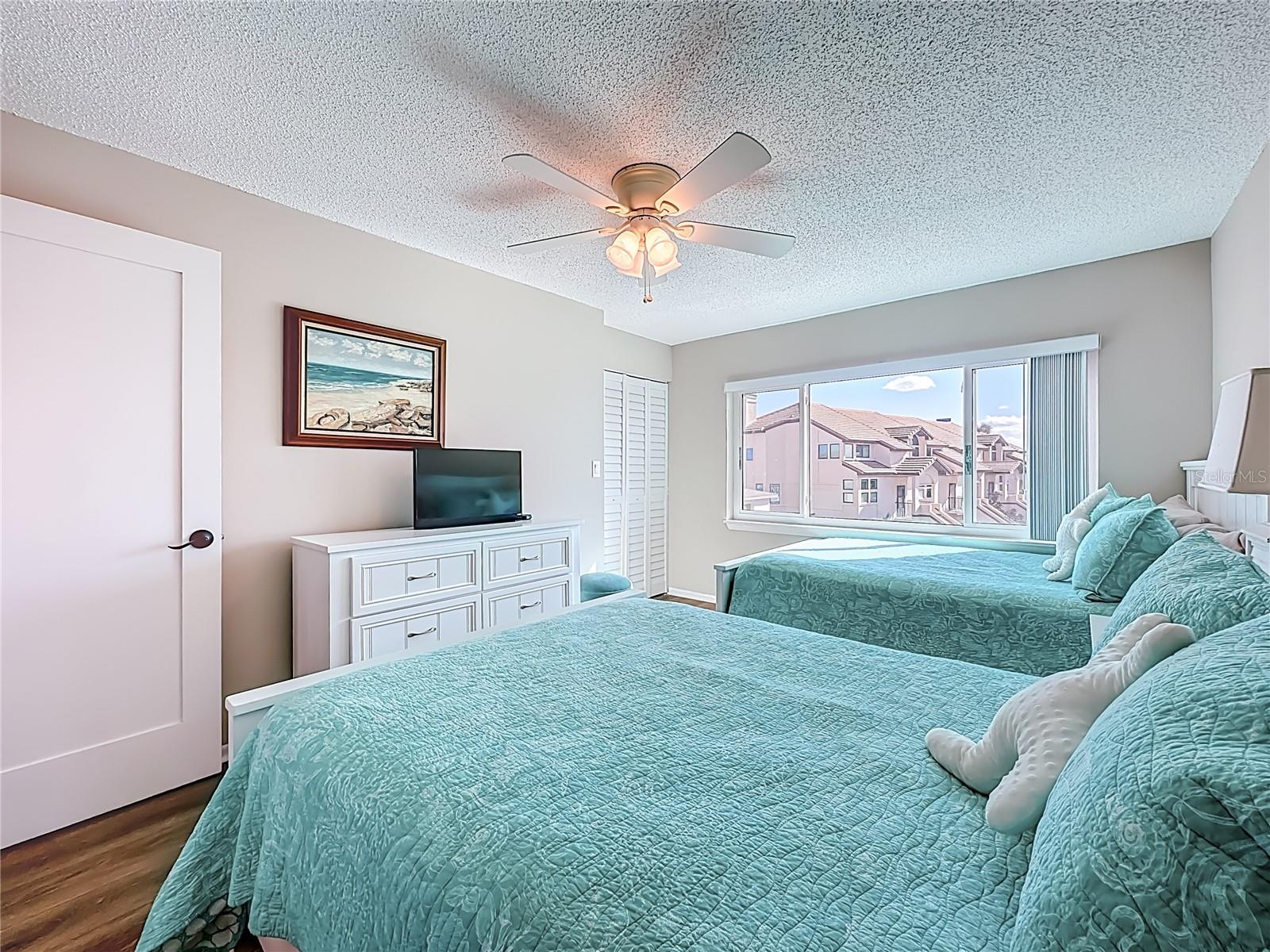 FOUR WINDS - Residential