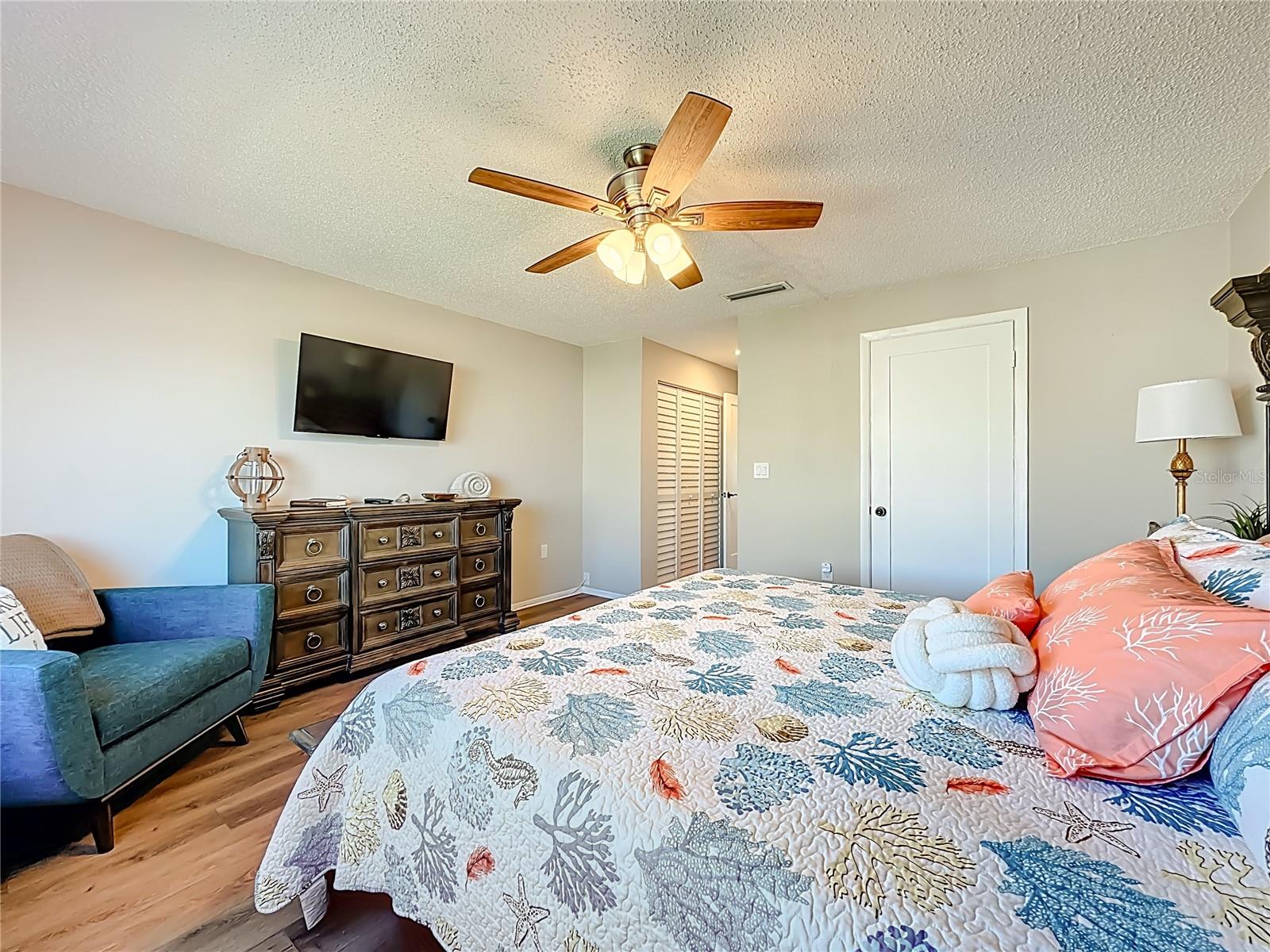 FOUR WINDS - Residential