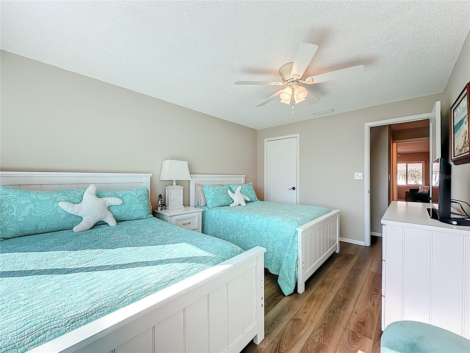 FOUR WINDS - Residential