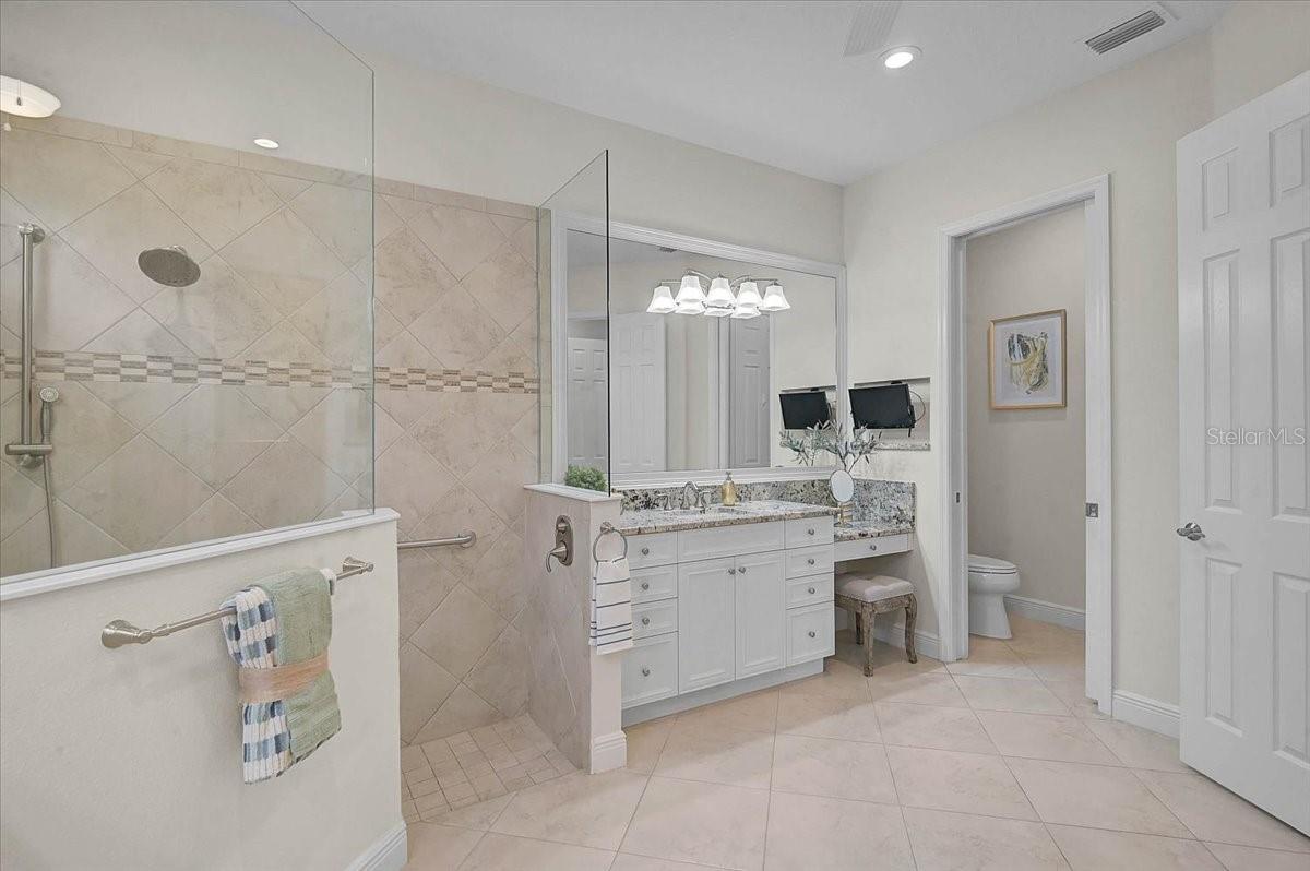 COUNTRY CLUB EAST AT LAKEWD RNCH TT - Residential