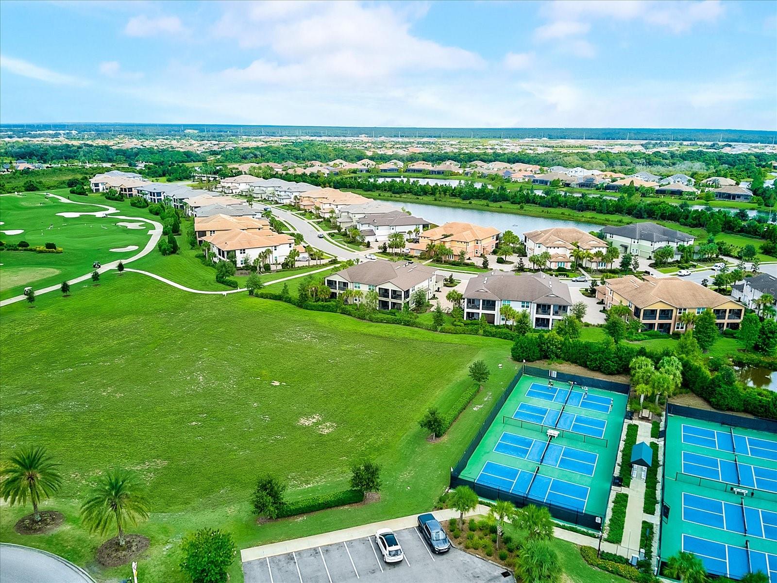 COUNTRY CLUB EAST AT LAKEWD RNCH TT - Residential