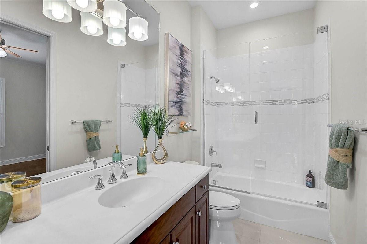 COUNTRY CLUB EAST AT LAKEWD RNCH TT - Residential