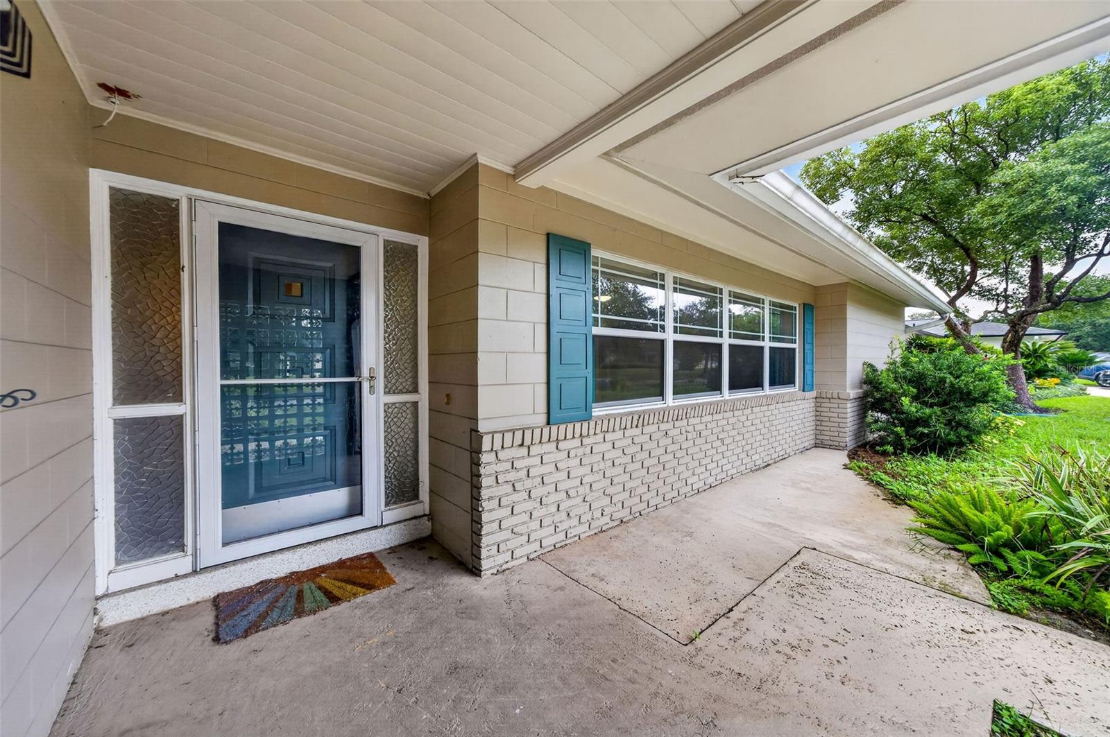 2332 SHERBROOKE ROAD