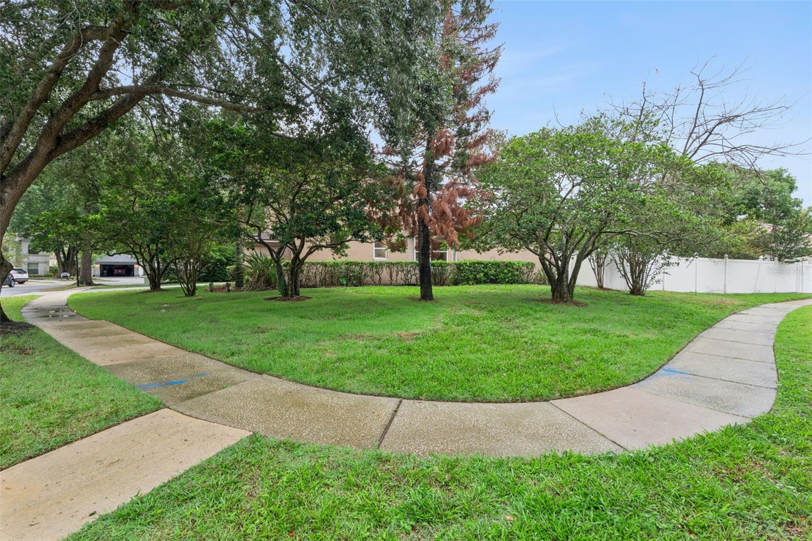 1025 OCEANBREEZE COURT