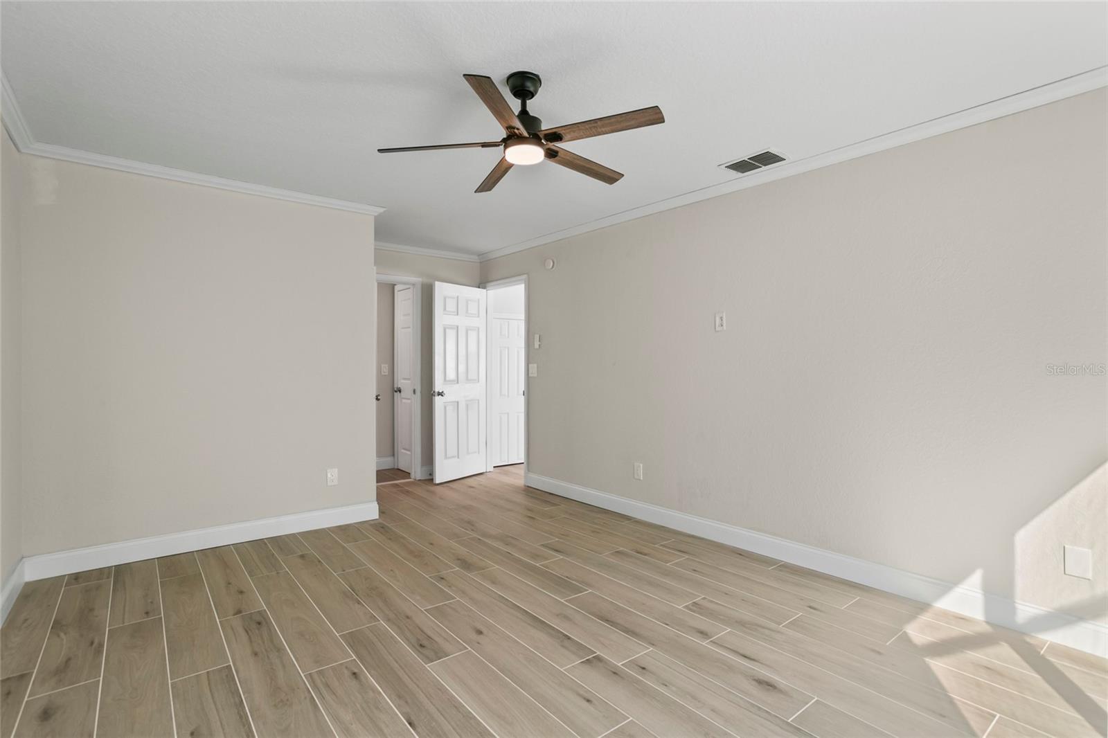 PINEWOOD COUNTRY ESTATES - Residential Lease