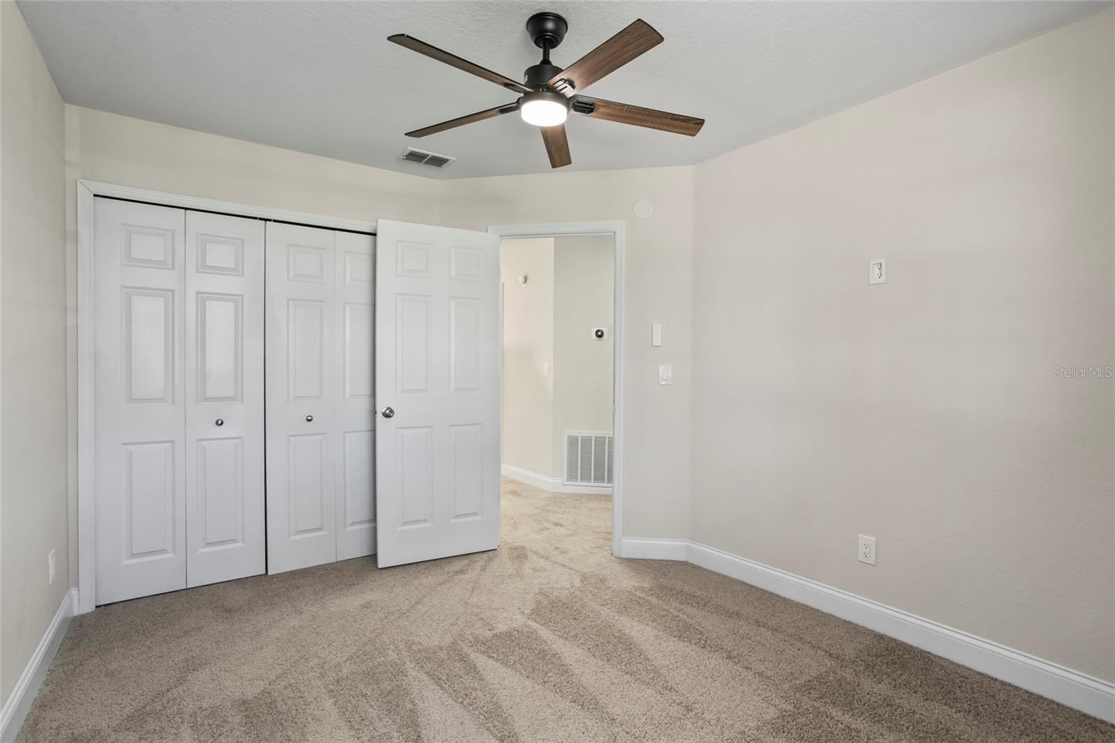 PINEWOOD COUNTRY ESTATES - Residential Lease
