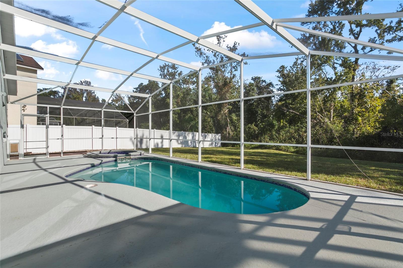 PINEWOOD COUNTRY ESTATES - Residential Lease