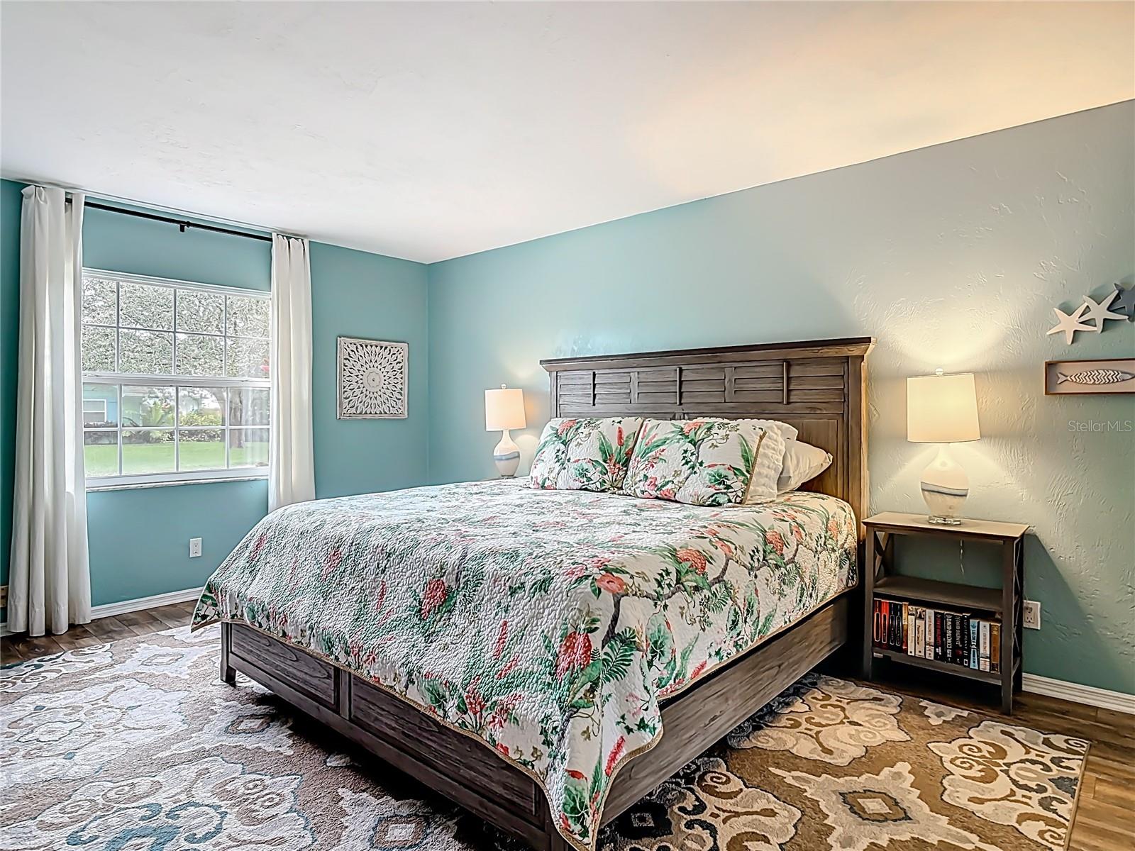 LIGHTHOUSE SHORES - Residential