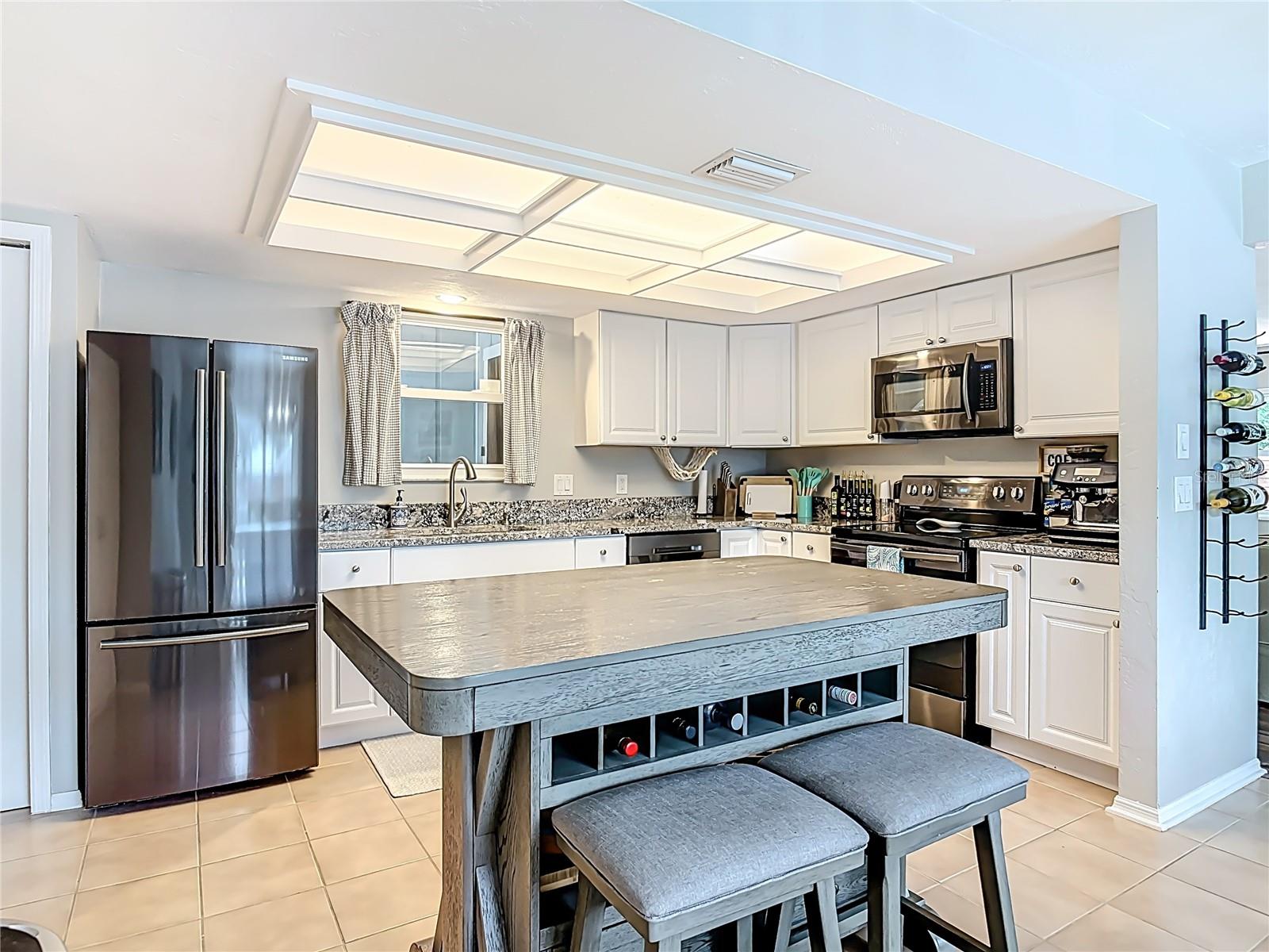 LIGHTHOUSE SHORES - Residential