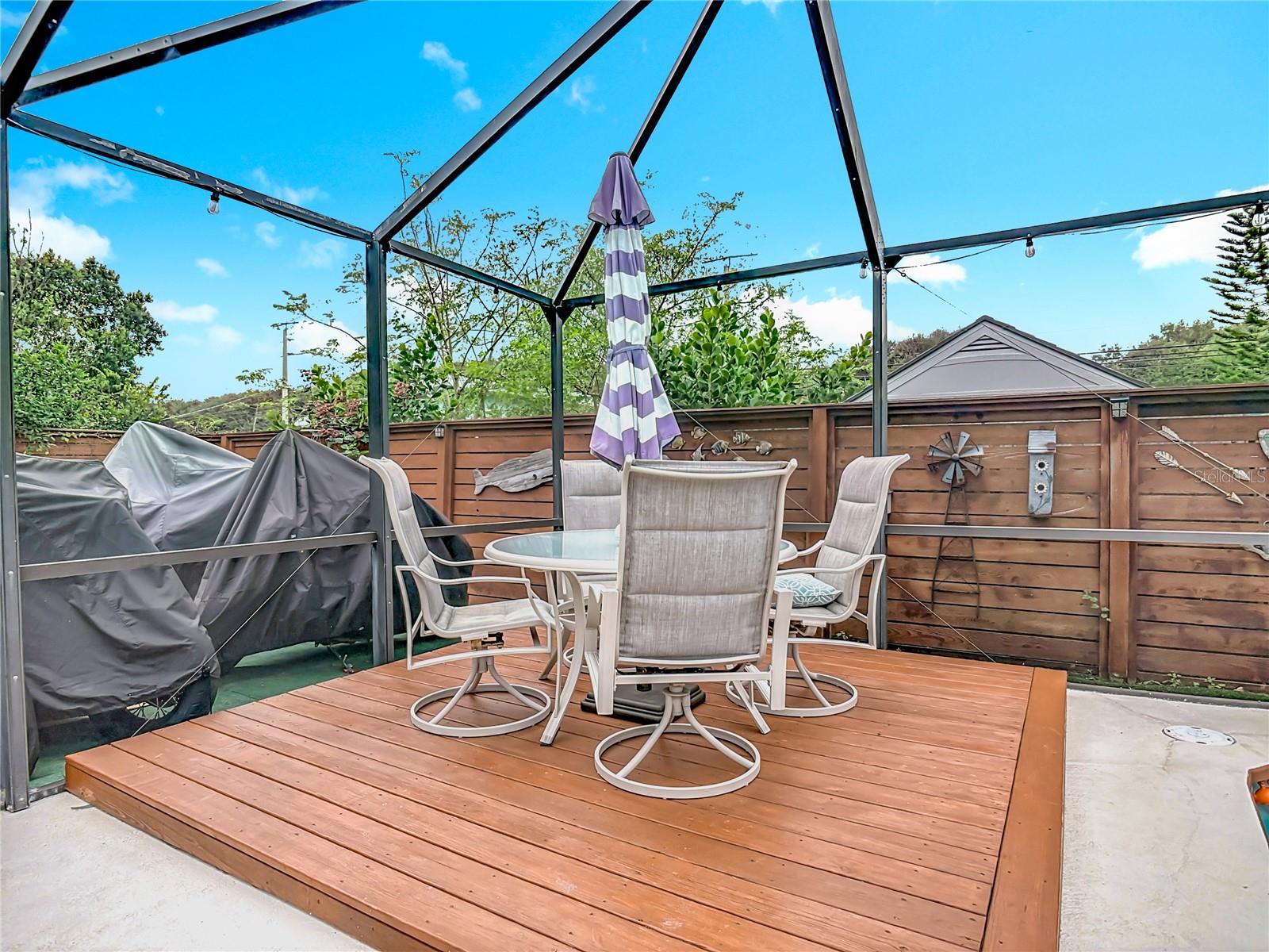 LIGHTHOUSE SHORES - Residential