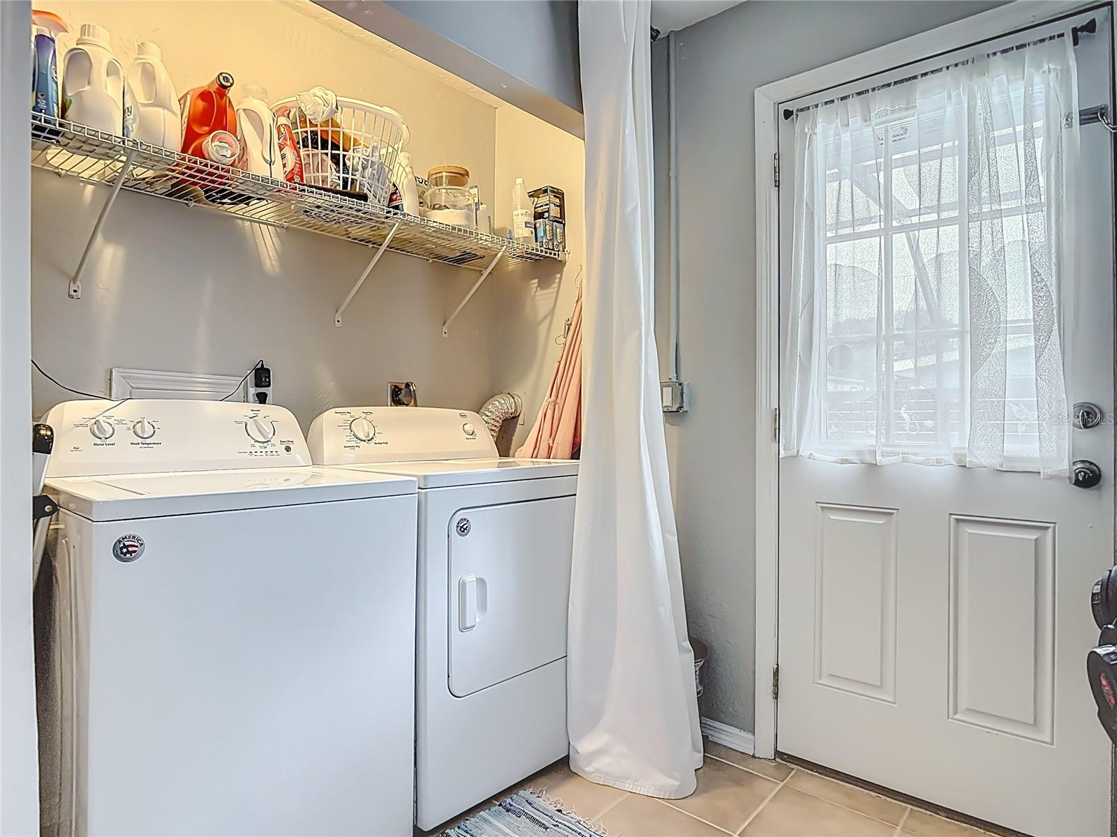 LIGHTHOUSE SHORES - Residential