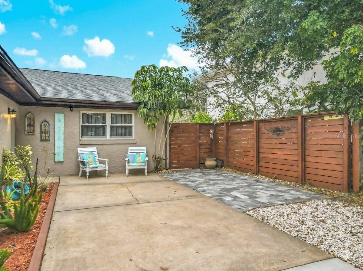 LIGHTHOUSE SHORES - Residential