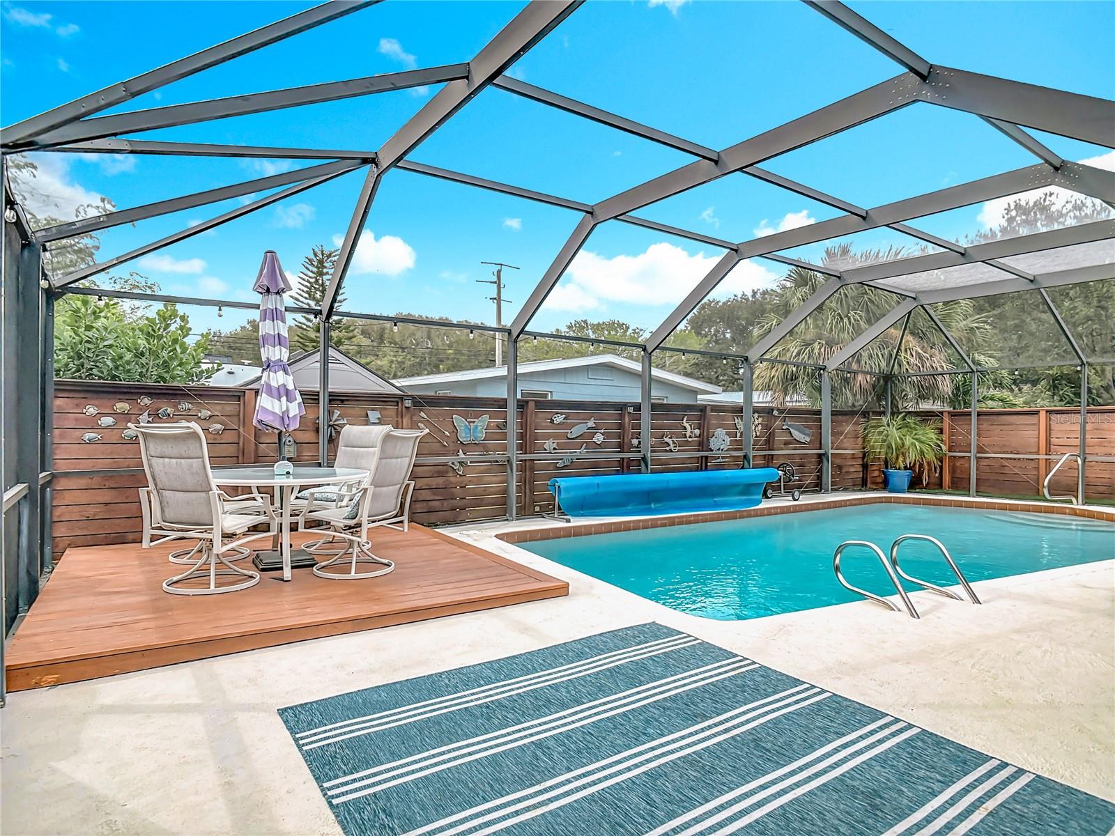 LIGHTHOUSE SHORES - Residential