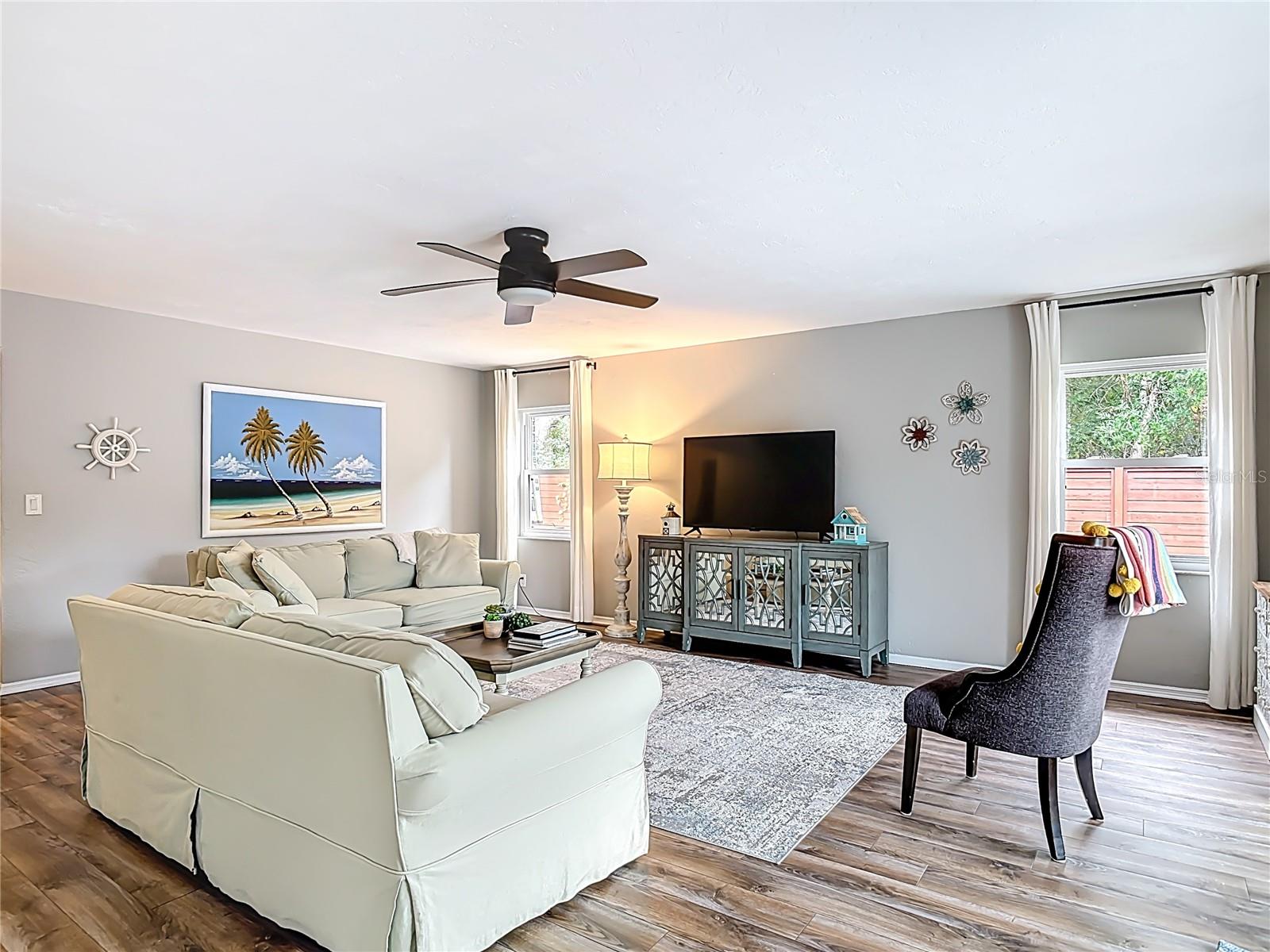 LIGHTHOUSE SHORES - Residential