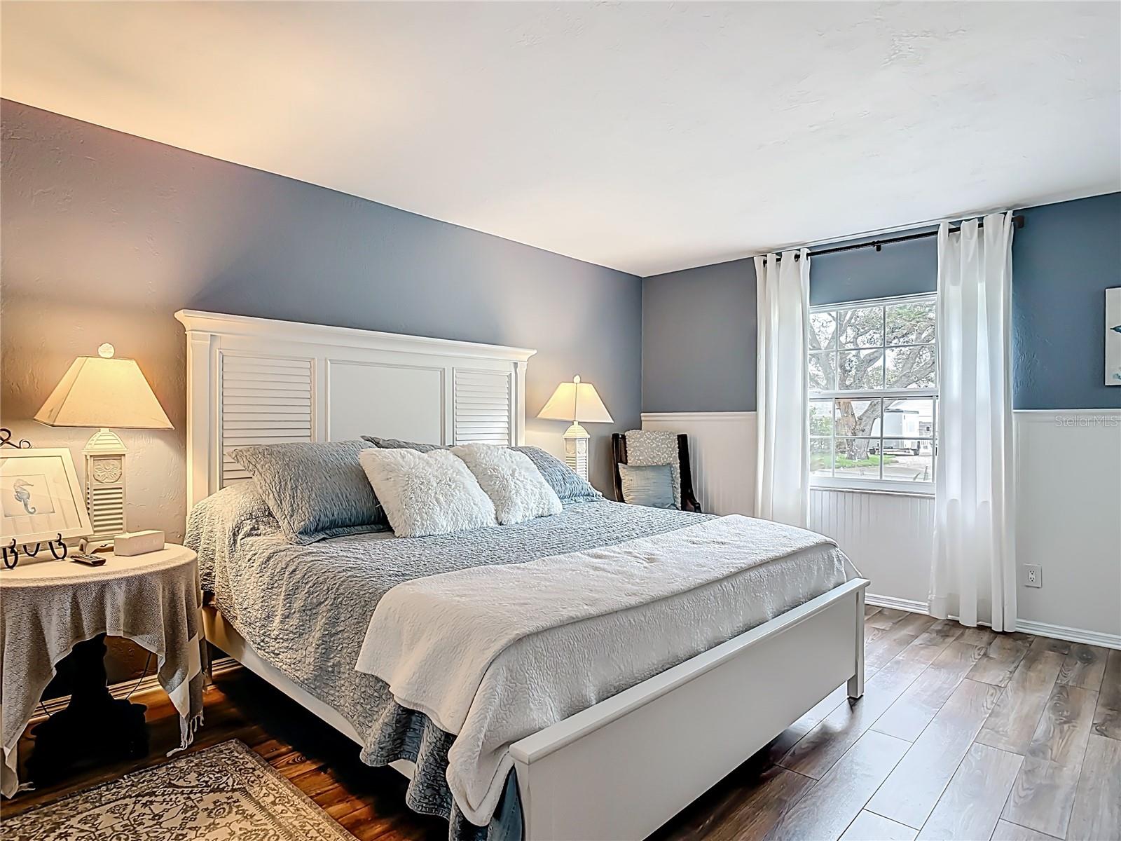 LIGHTHOUSE SHORES - Residential