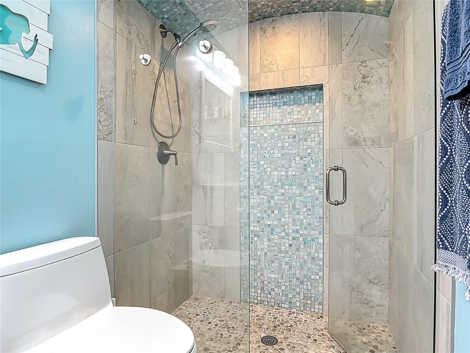 LIGHTHOUSE SHORES - Residential