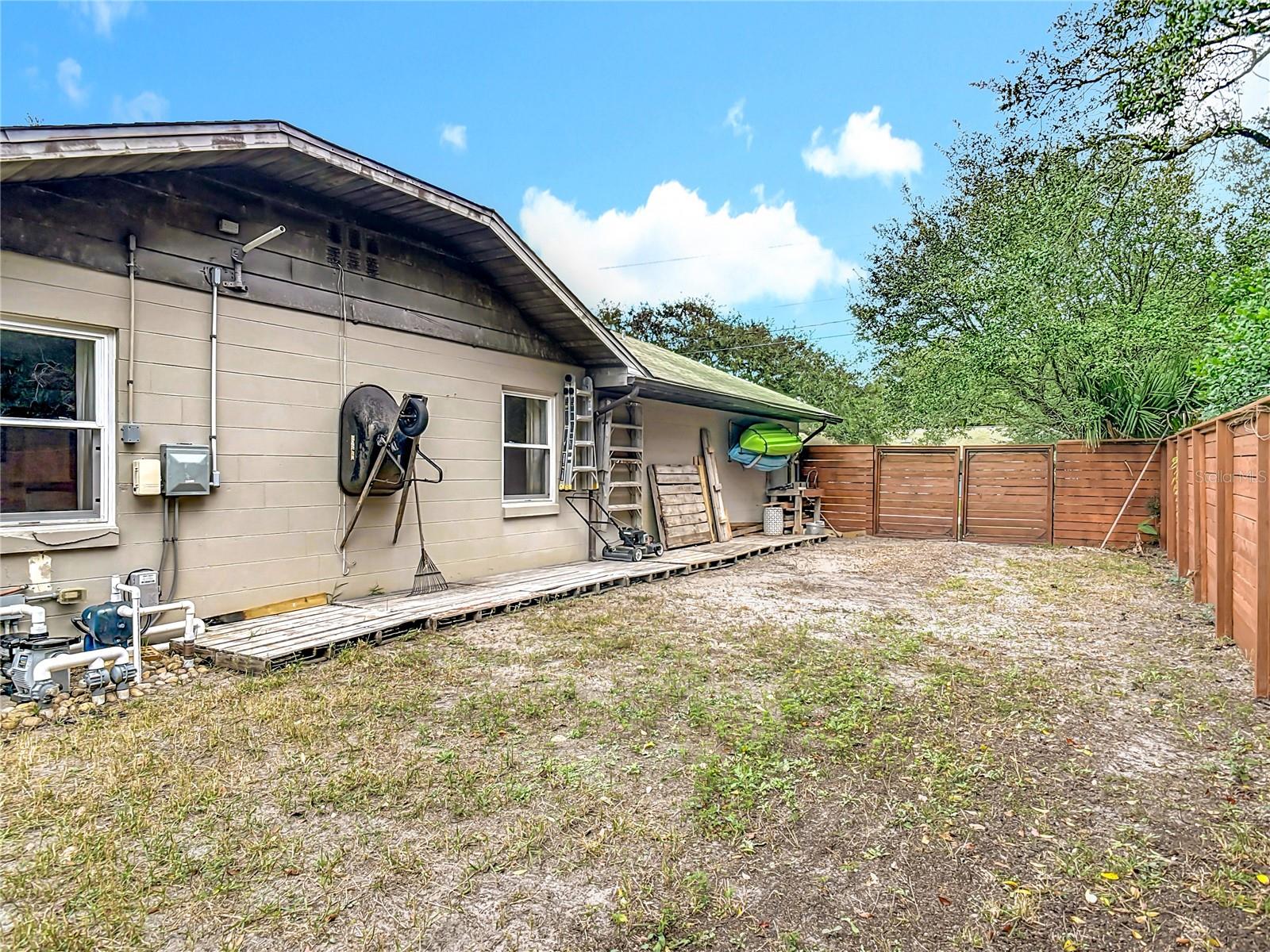 LIGHTHOUSE SHORES - Residential