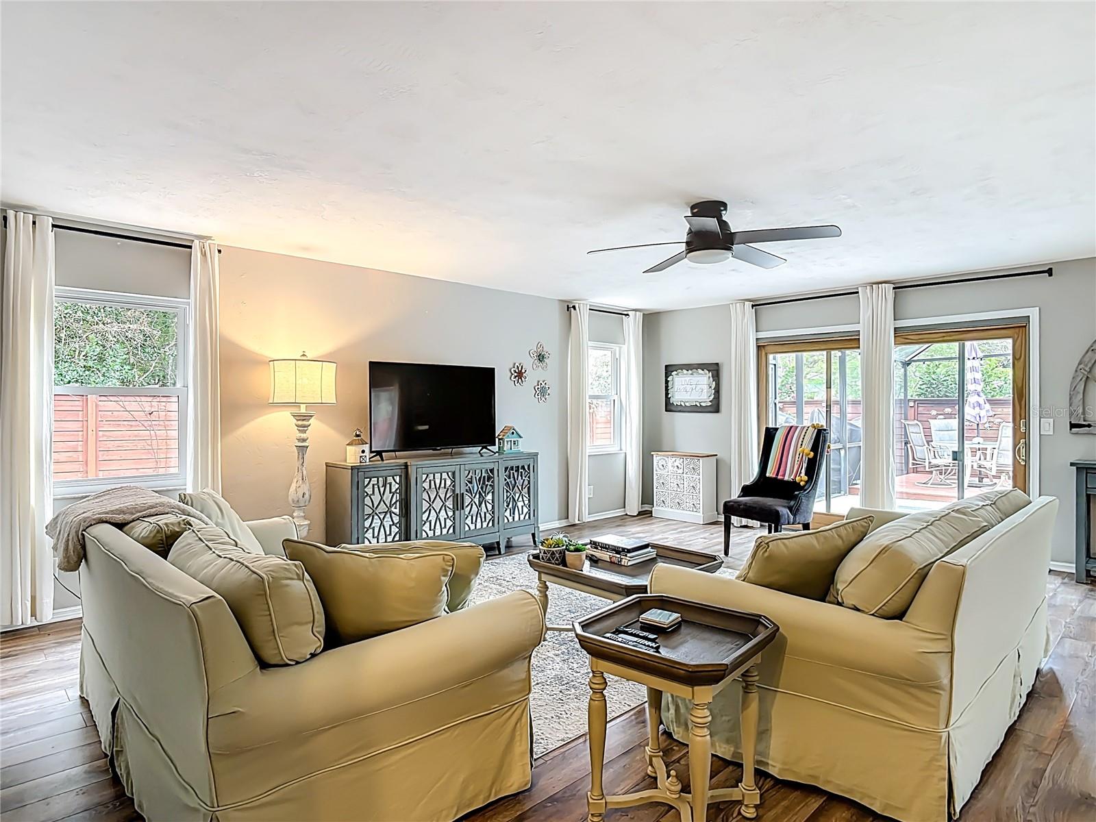 LIGHTHOUSE SHORES - Residential