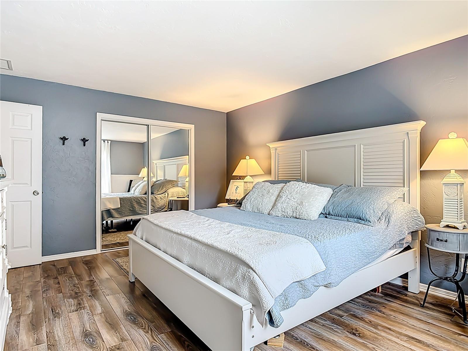 LIGHTHOUSE SHORES - Residential