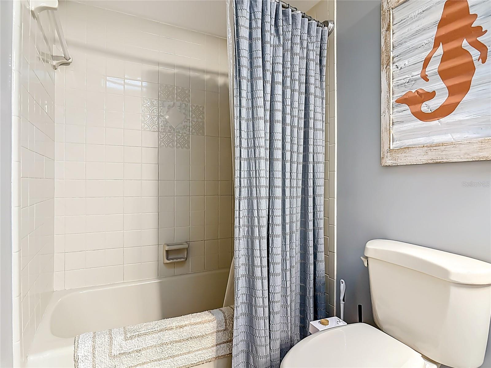 LIGHTHOUSE SHORES - Residential