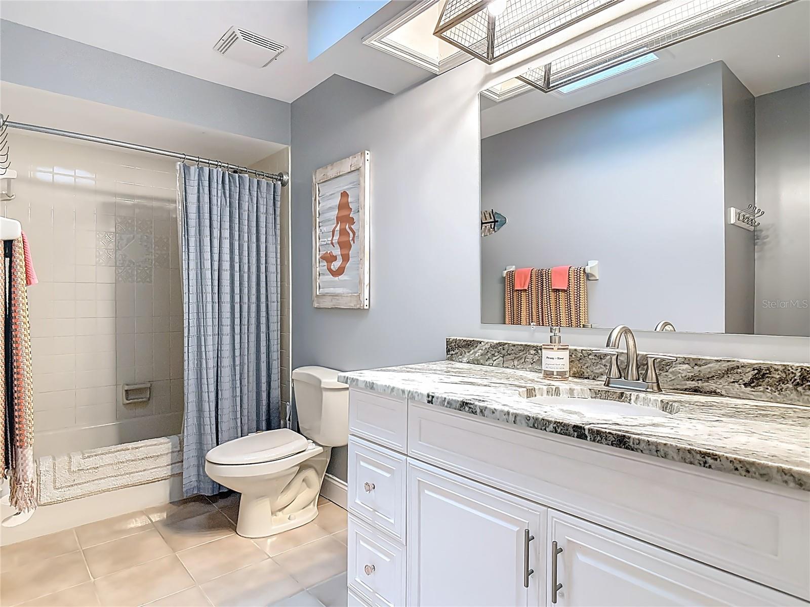 LIGHTHOUSE SHORES - Residential