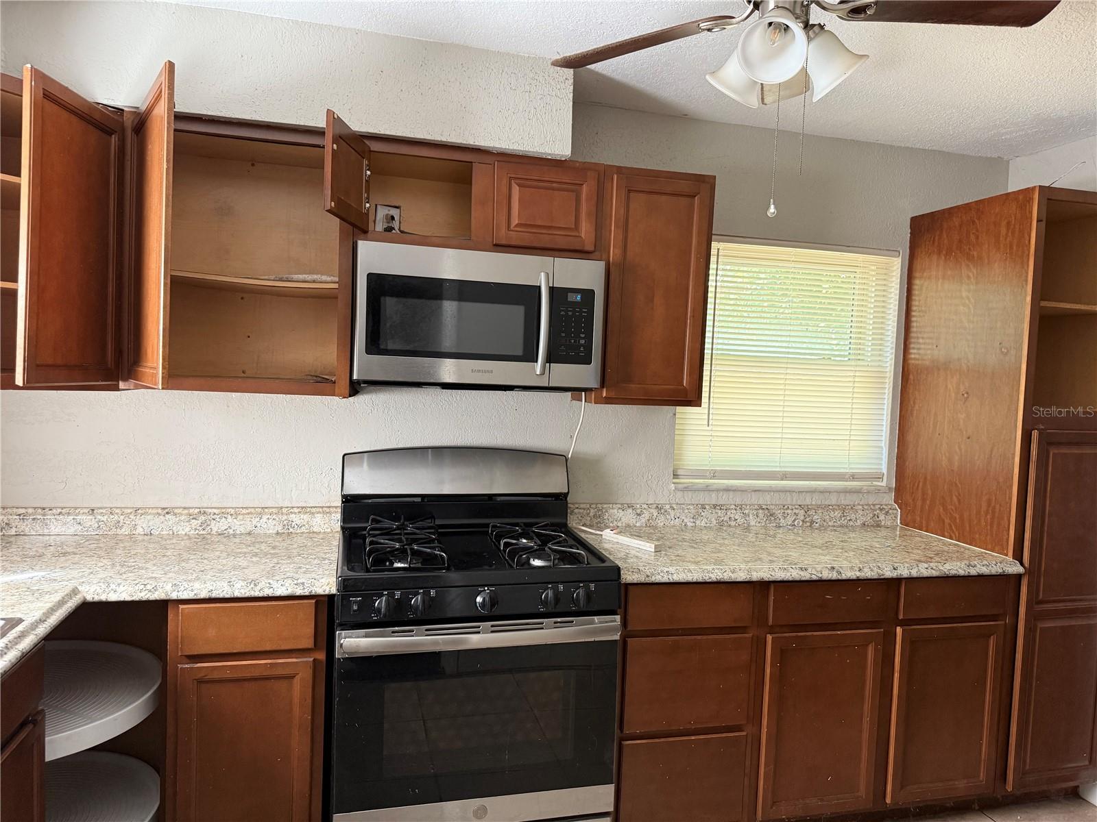GOLDEN ISLE - Residential Lease