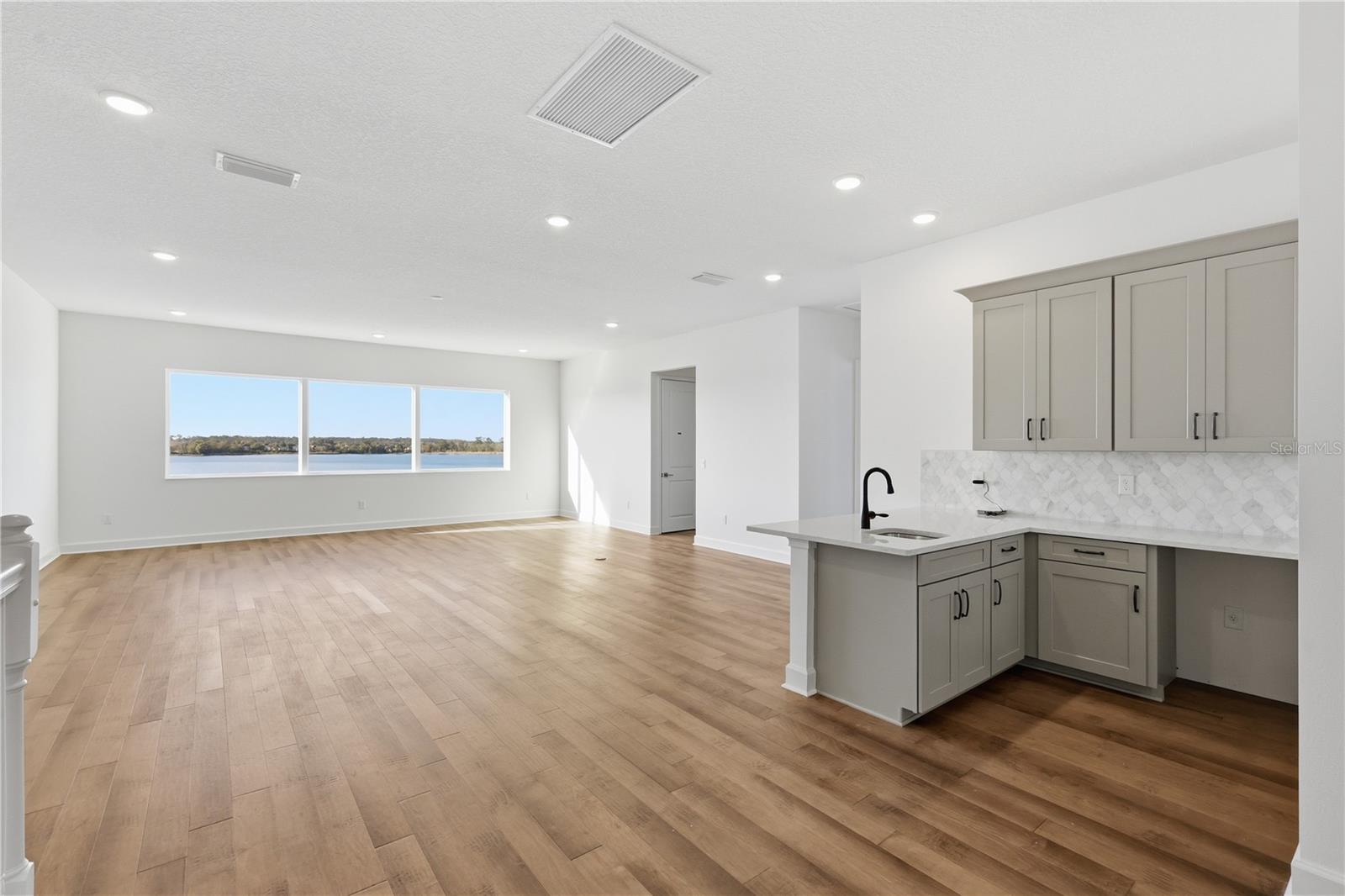 SHOREFRONT COVE - Residential