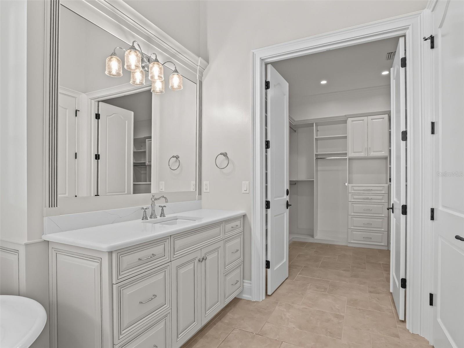 GOLDEN OCALA UN #ONE - Residential