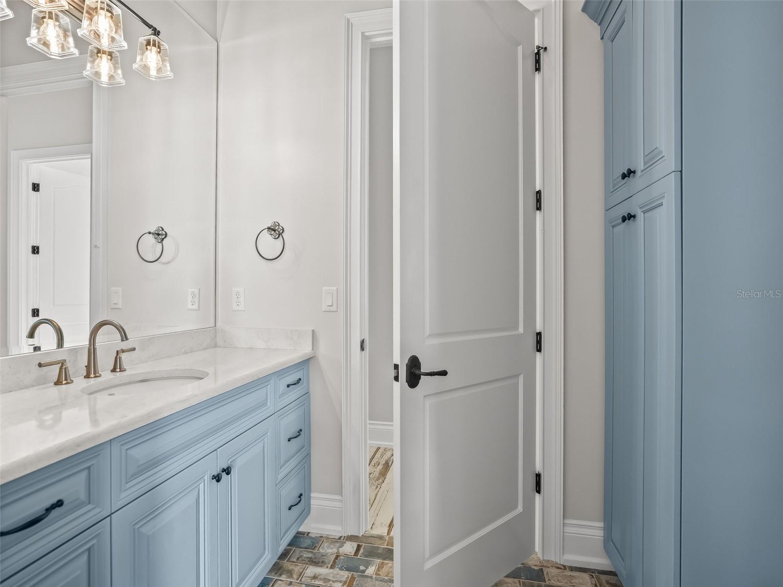 GOLDEN OCALA UN #ONE - Residential