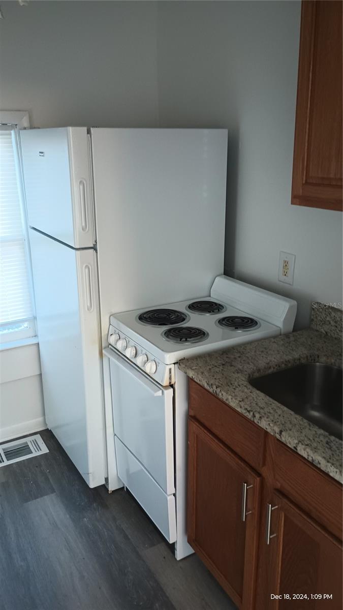 OSTEENS BLK 120 S RR DELAND - Residential Lease