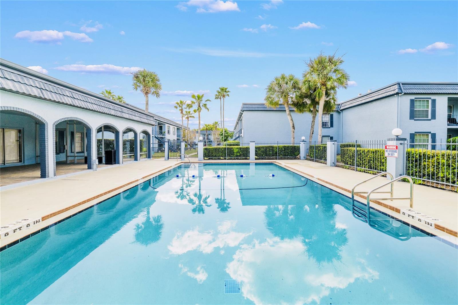 HACIENDA DEL SOL - Residential