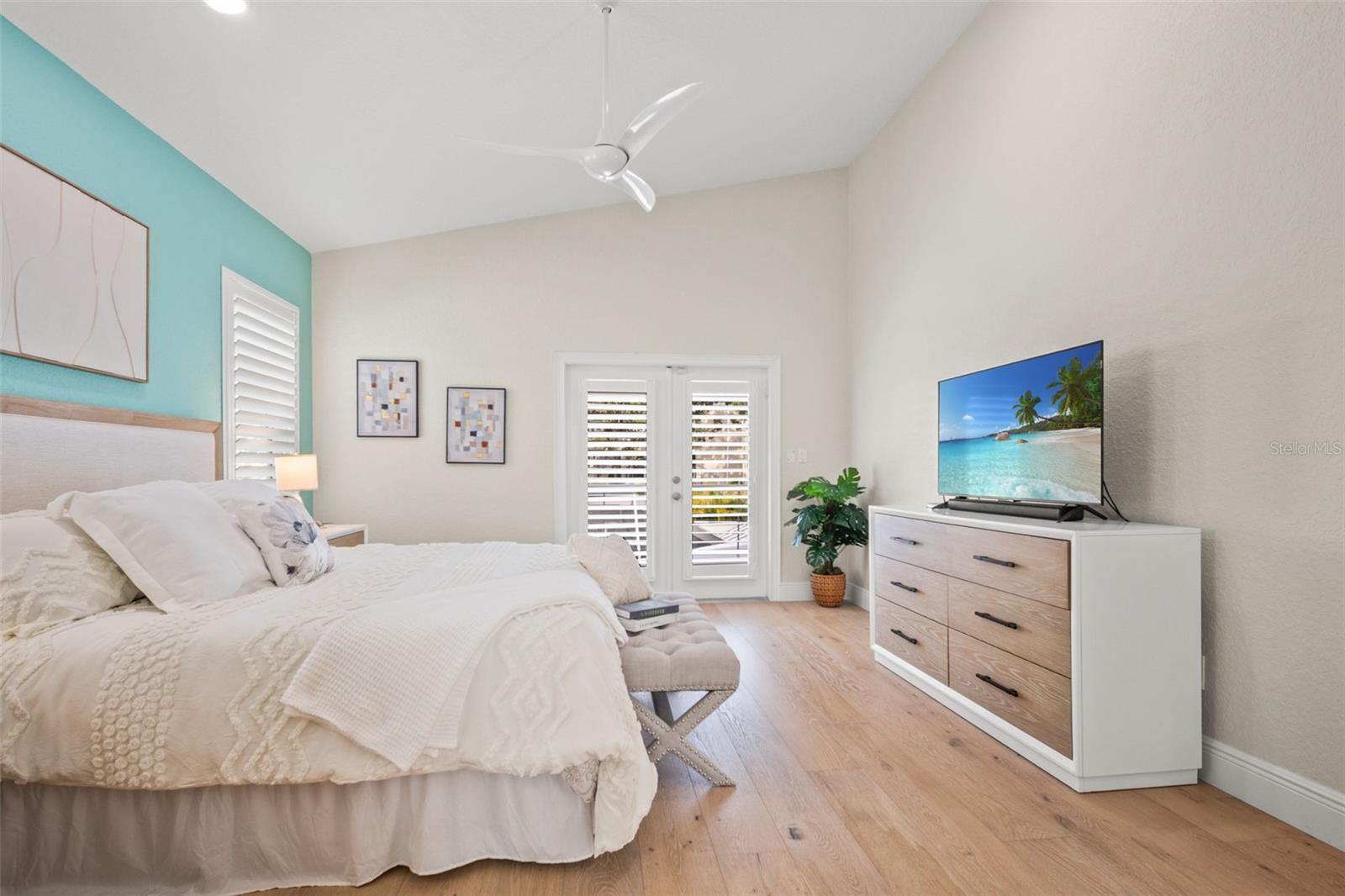 BAYWOOD SHORES - Residential