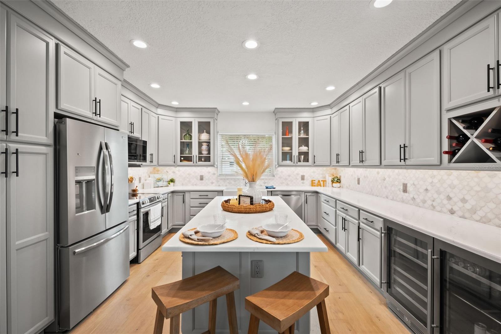 BAYWOOD SHORES - Residential