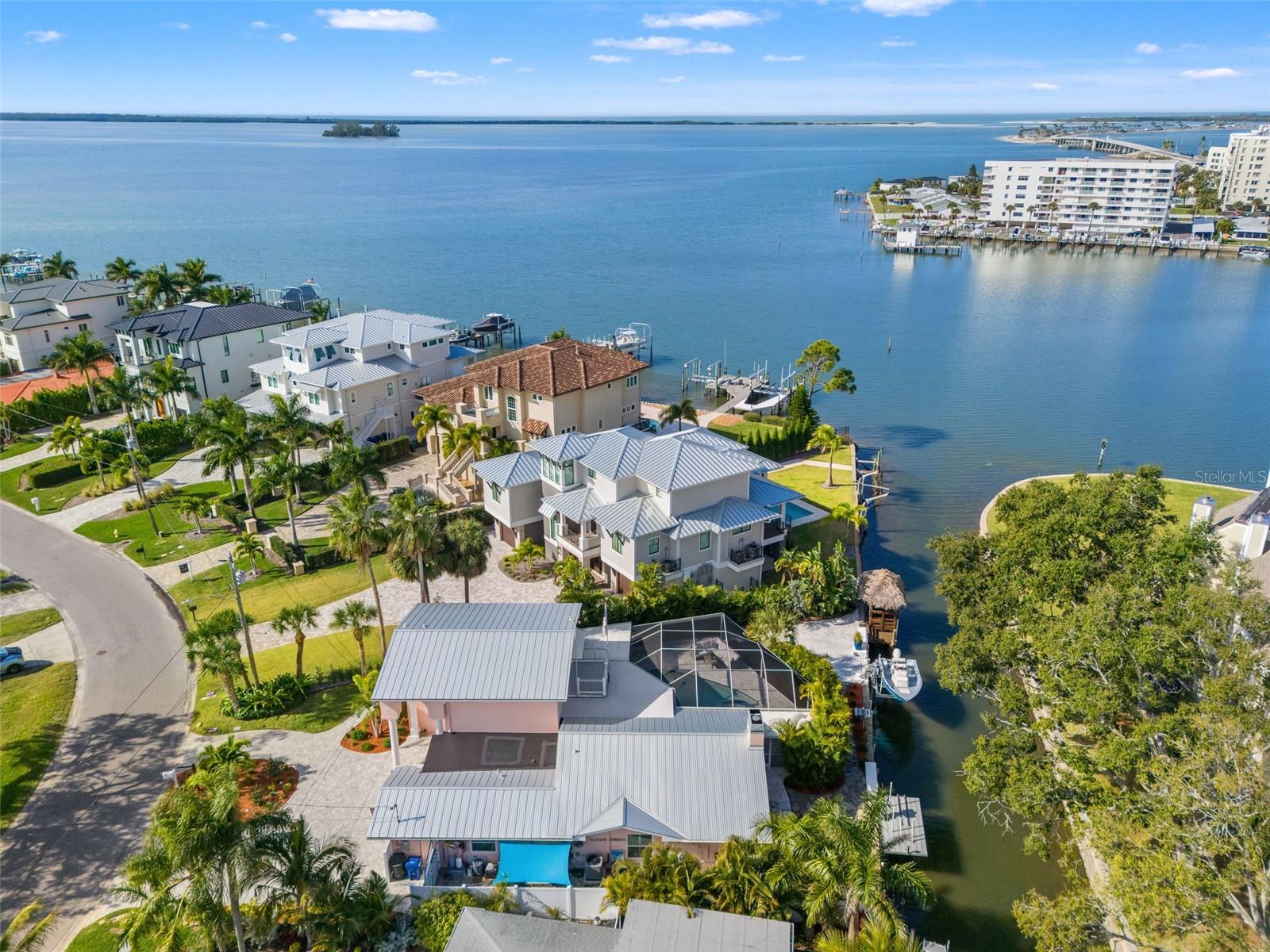 BAYWOOD SHORES - Residential