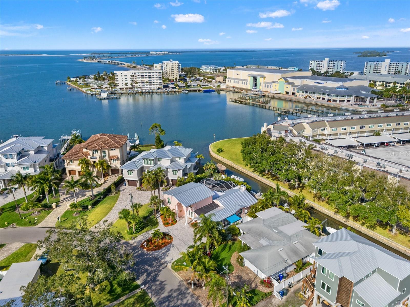 BAYWOOD SHORES - Residential
