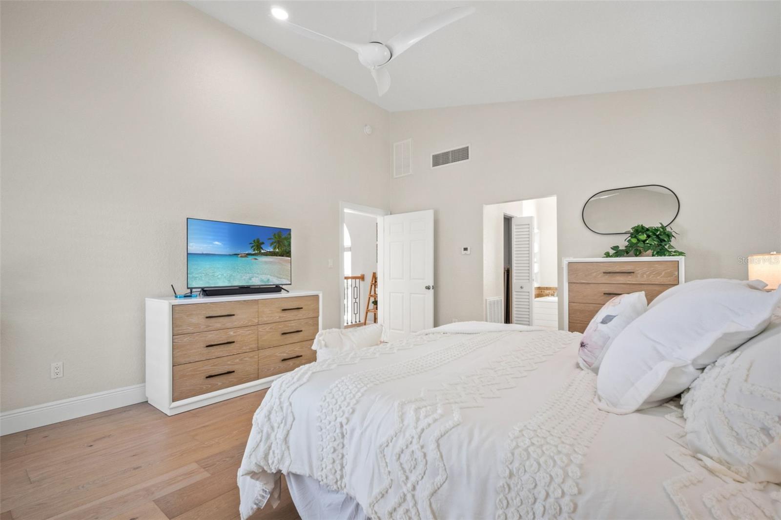 BAYWOOD SHORES - Residential