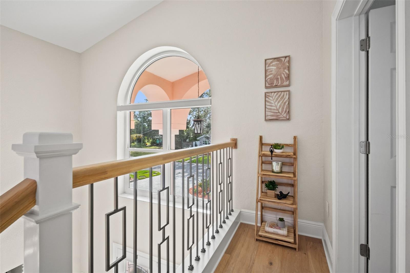 BAYWOOD SHORES - Residential