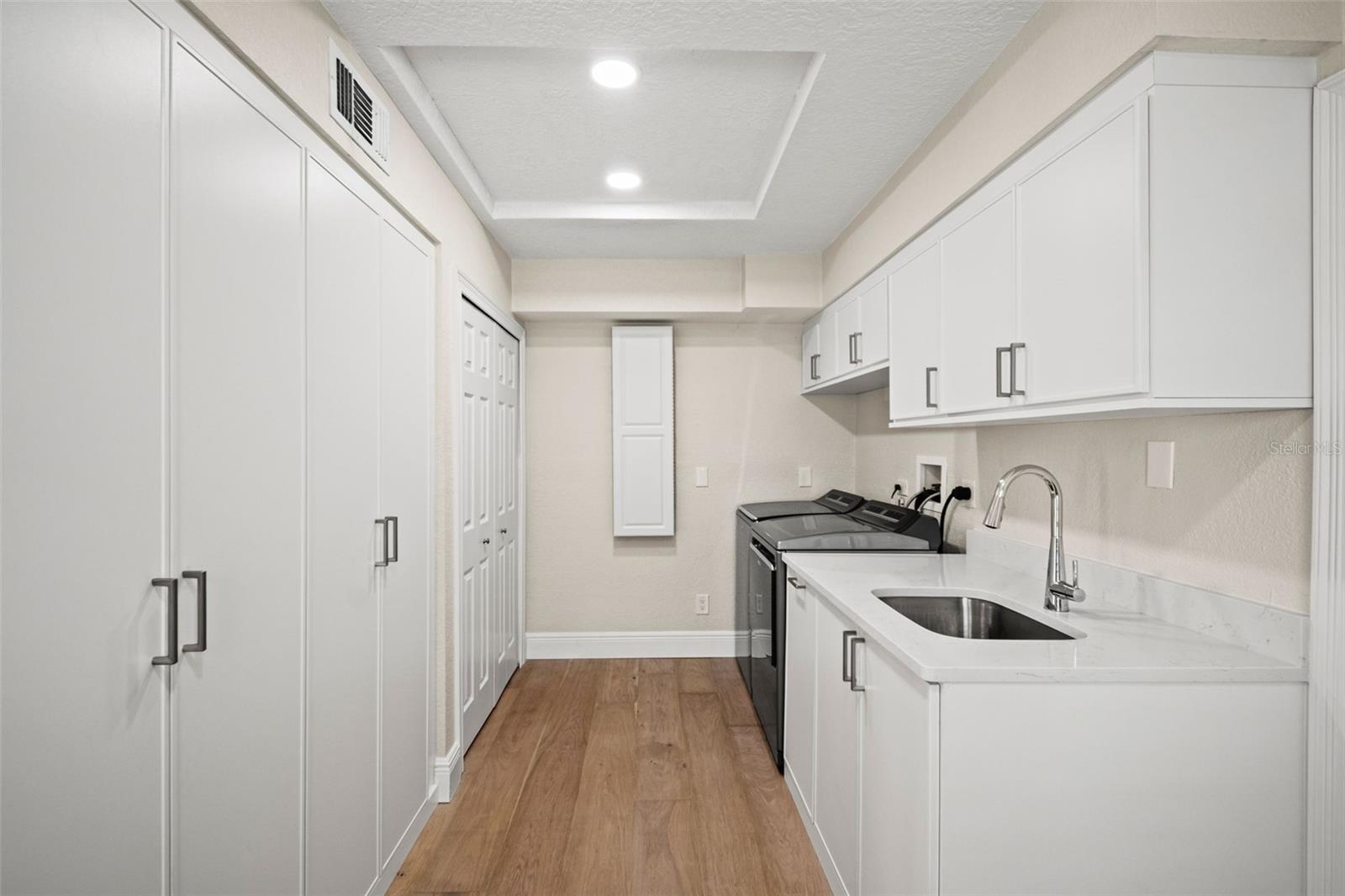 BAYWOOD SHORES - Residential