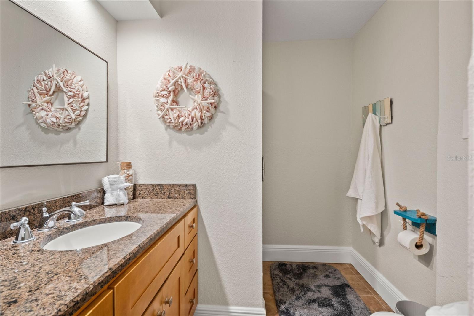 BAYWOOD SHORES - Residential