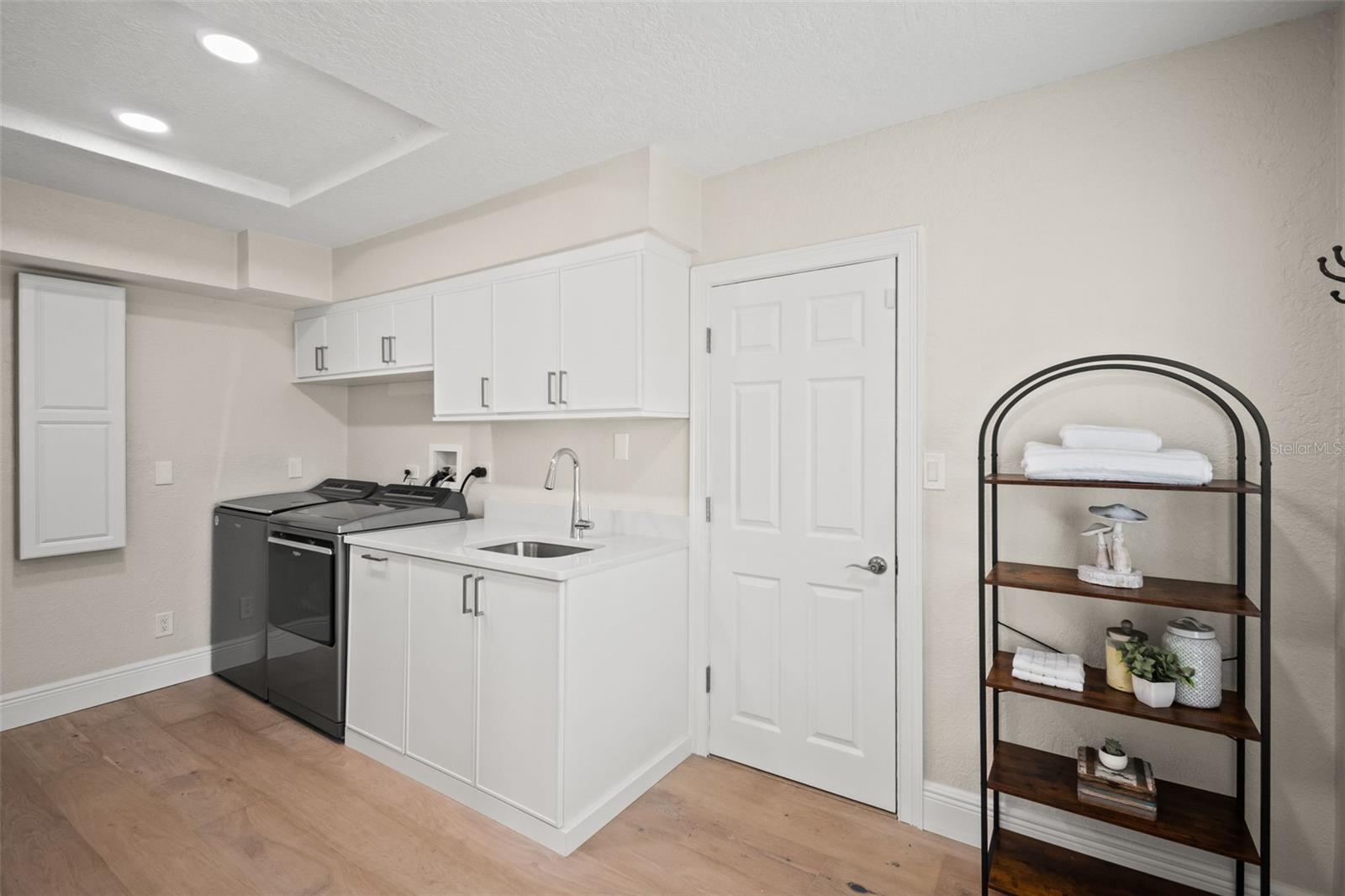 BAYWOOD SHORES - Residential