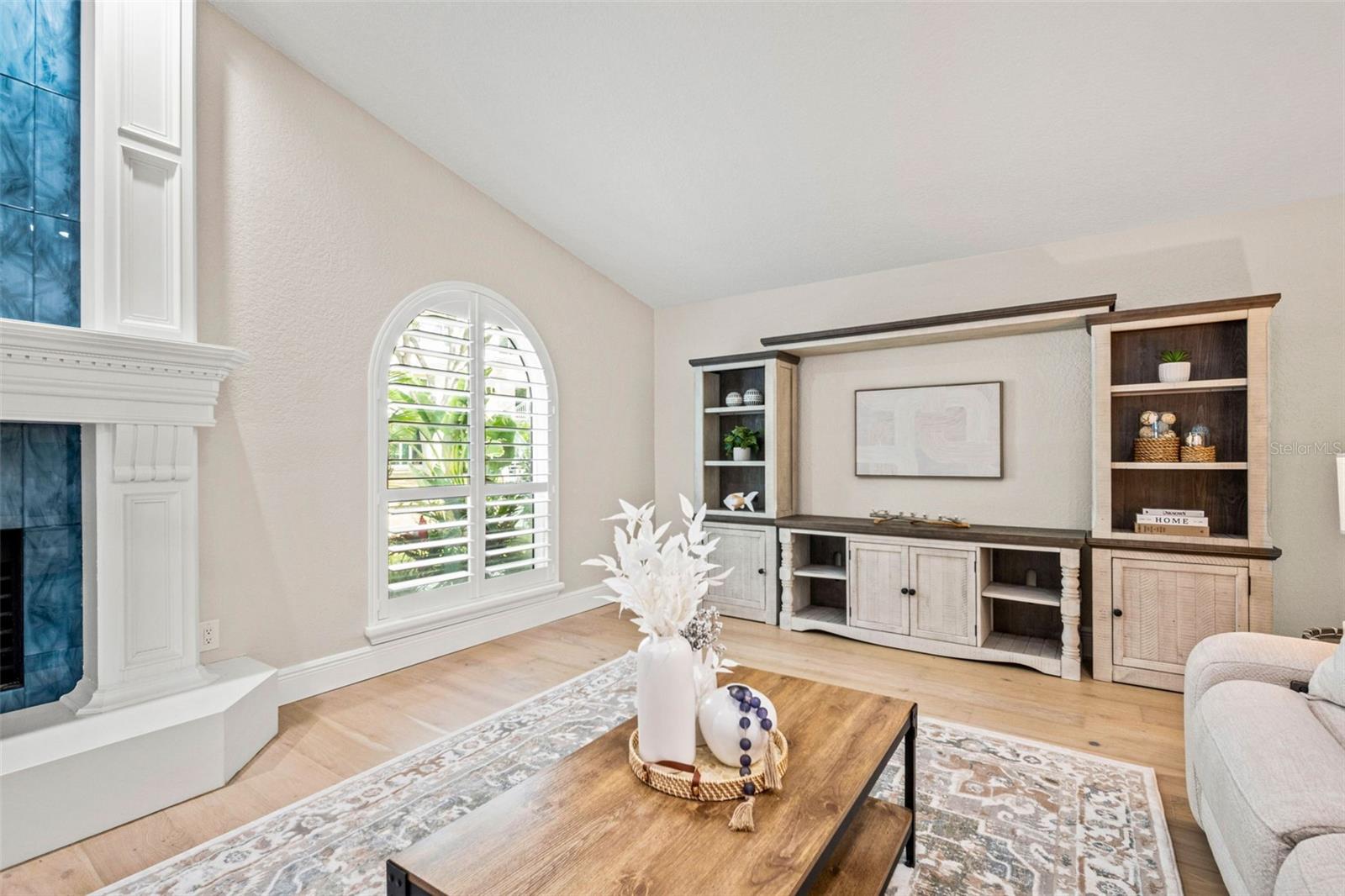 BAYWOOD SHORES - Residential