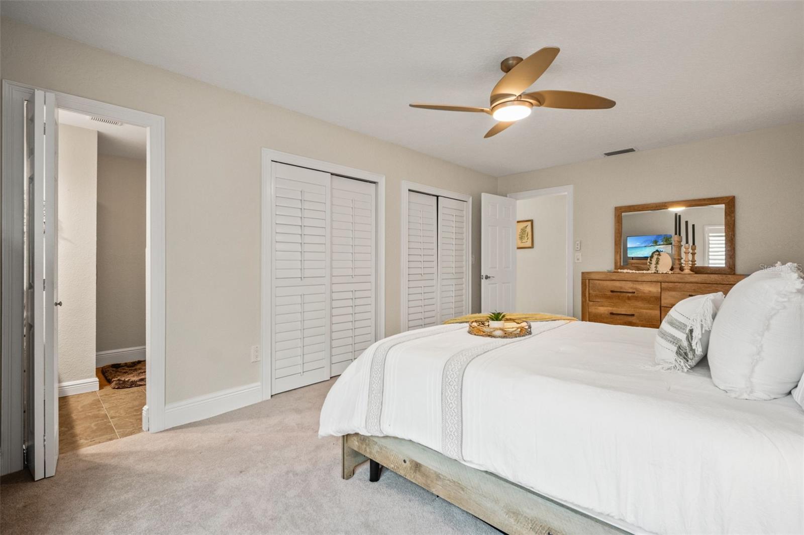 BAYWOOD SHORES - Residential