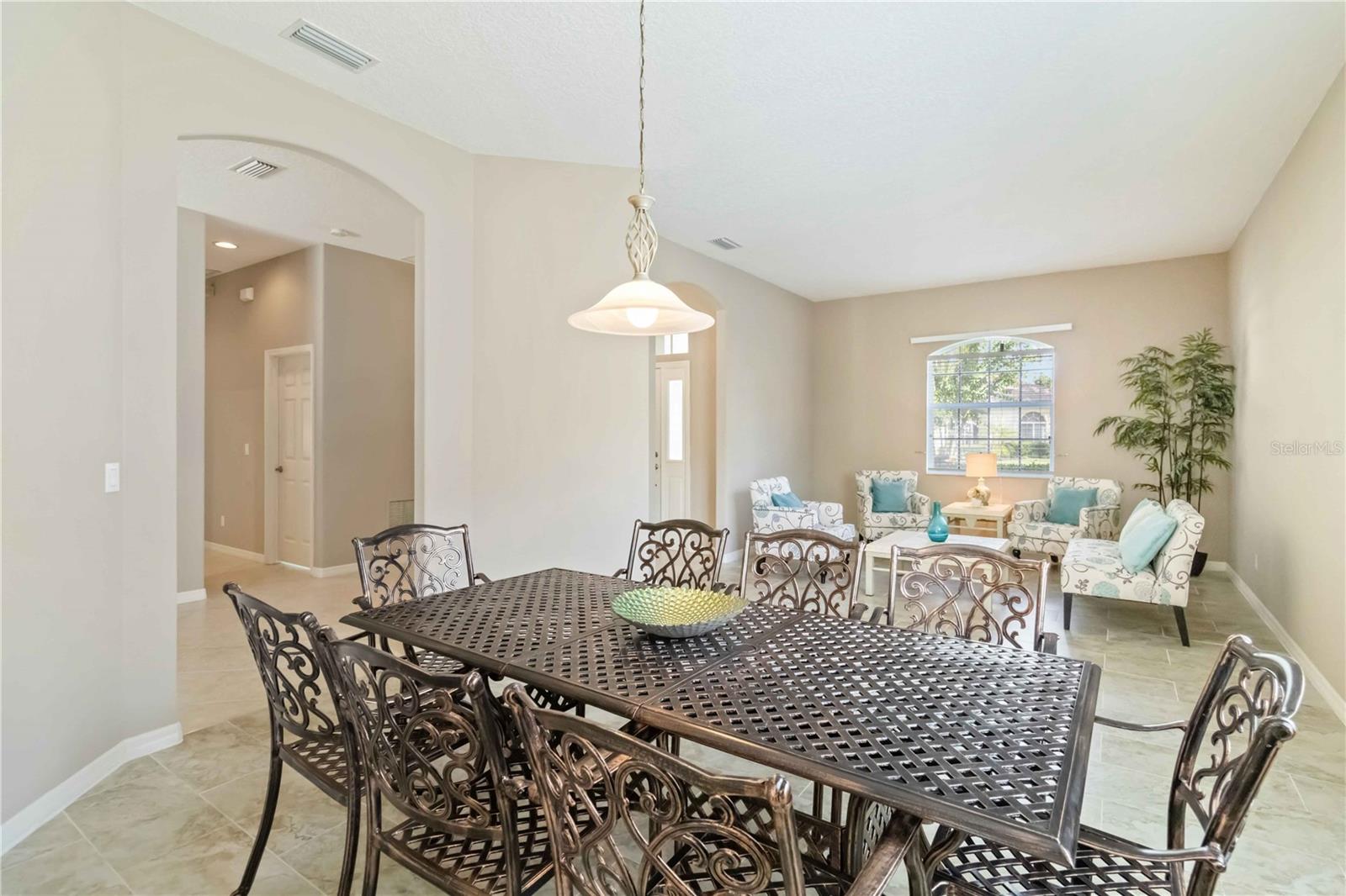 HAMPTONS - Residential