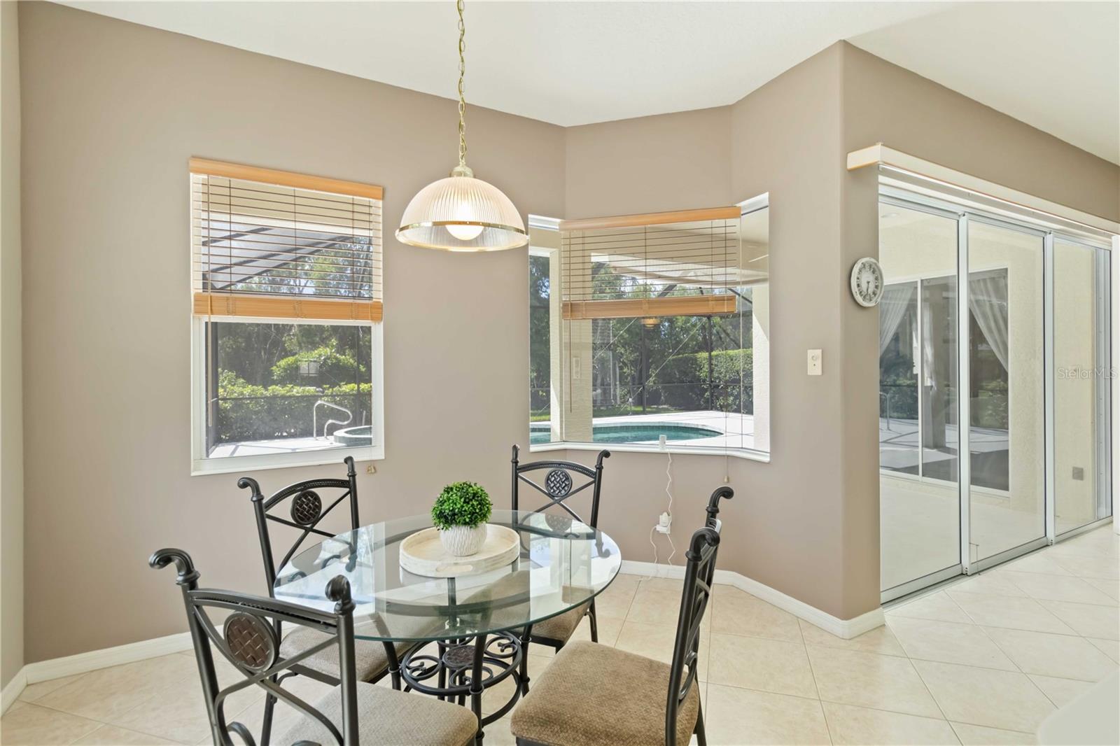 HAMPTONS - Residential