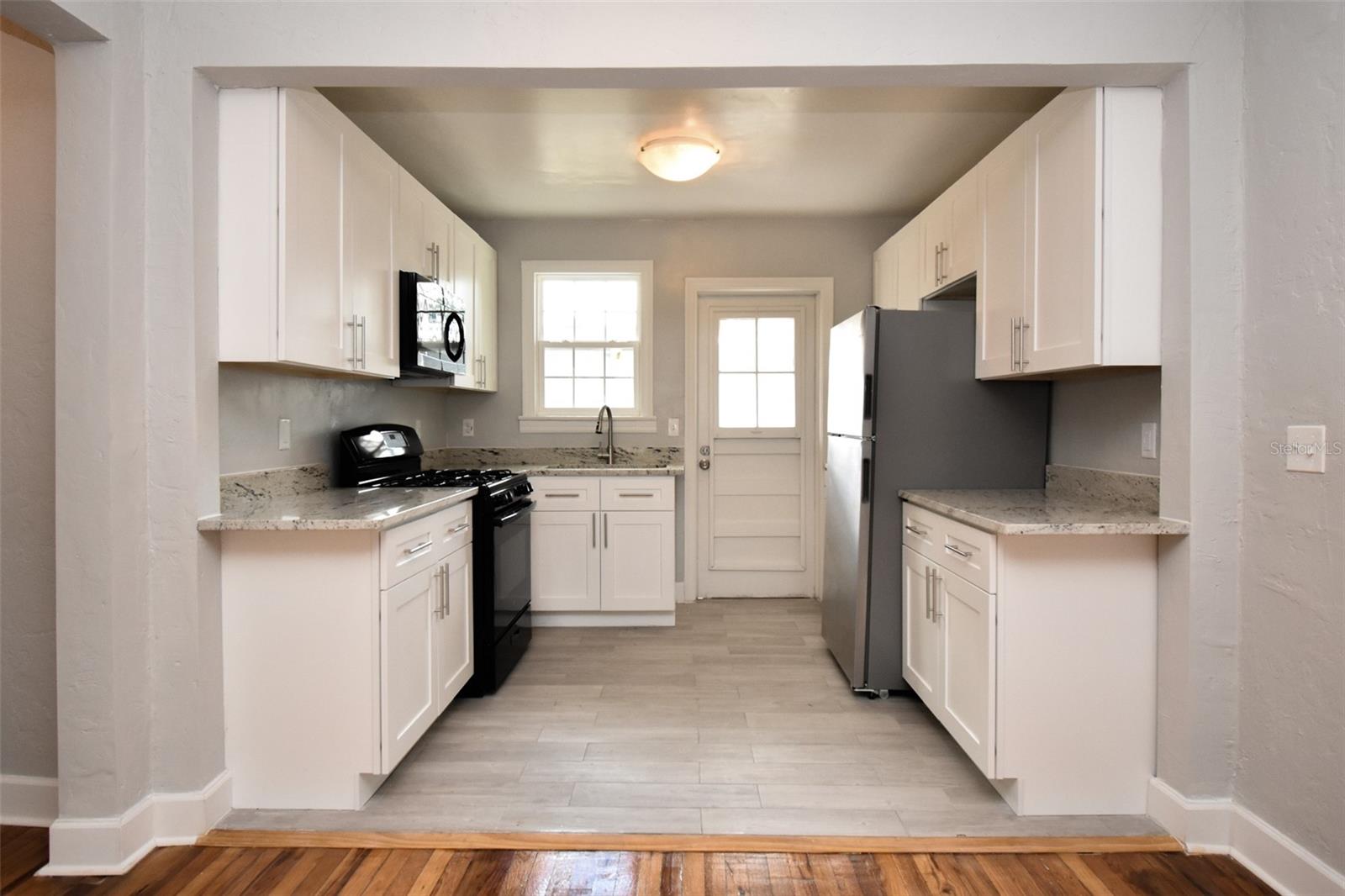 DOIG & ROBERTSONS ADD - Residential Lease