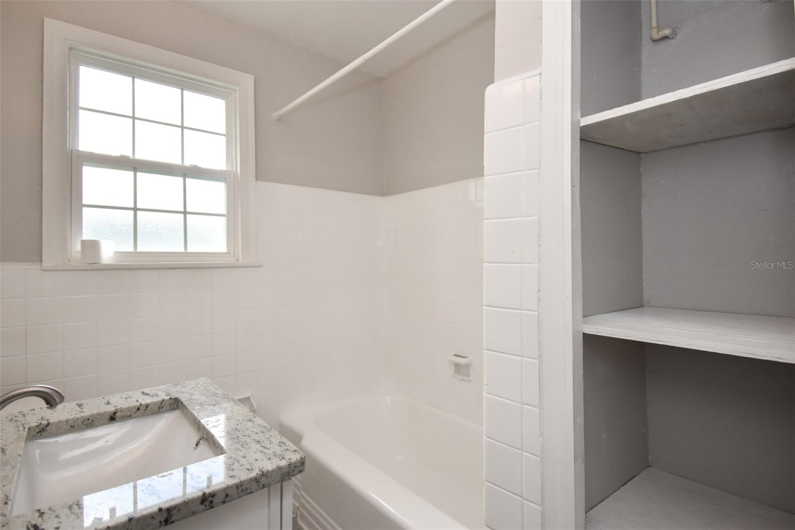 DOIG & ROBERTSONS ADD - Residential Lease