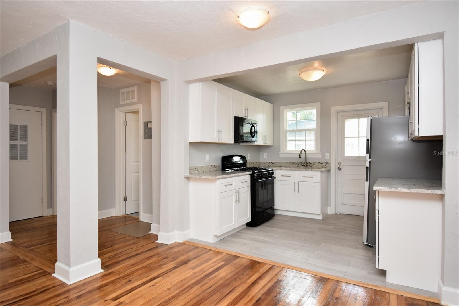 DOIG & ROBERTSONS ADD - Residential Lease